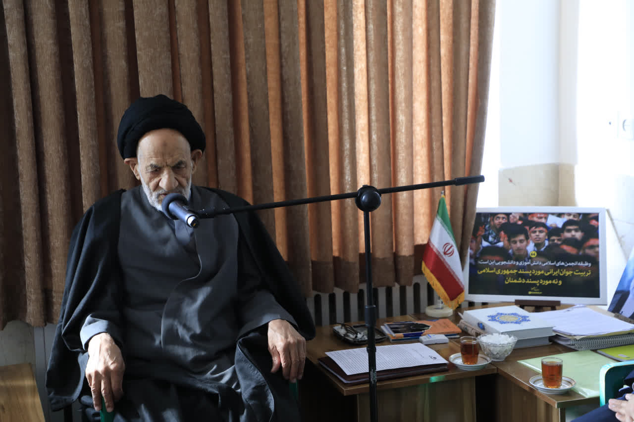 دیدار آقای دکتر جانعلی پور دبیرکل اتحادیه انجمن های اسلامی دانش آموزان با نماینده معزز ولی فقیه در استان خراسان جنوبی