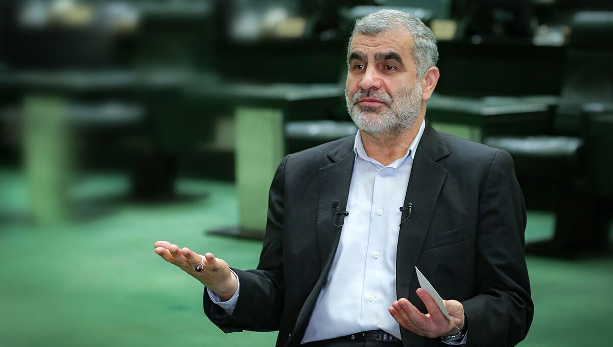نیکزاد: قانون عفاف و حجاب باید از بلاتکلیفی خارج شود