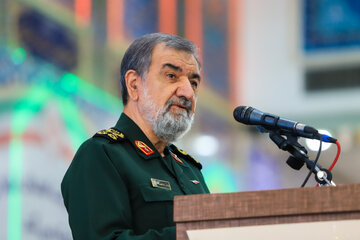 رضایی: راهبرد جدید ایران بنیانتان را درهم خواهد شکست